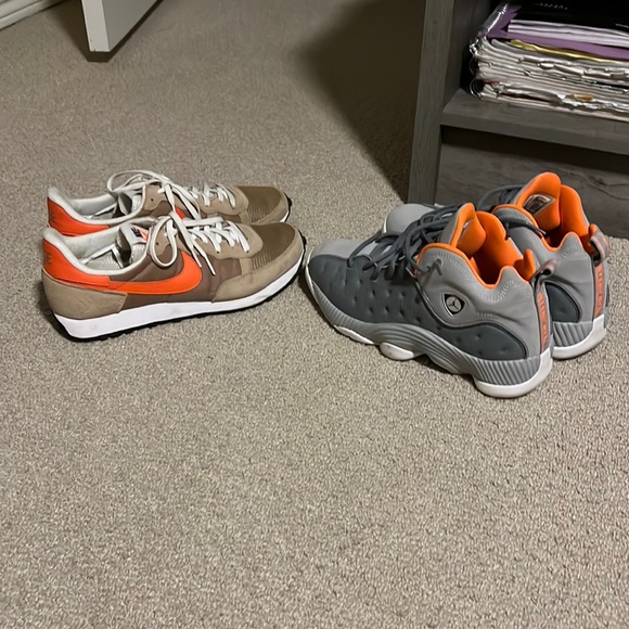 Grey are size 8.5 and khaki are size 9. - Picture 1 of 7